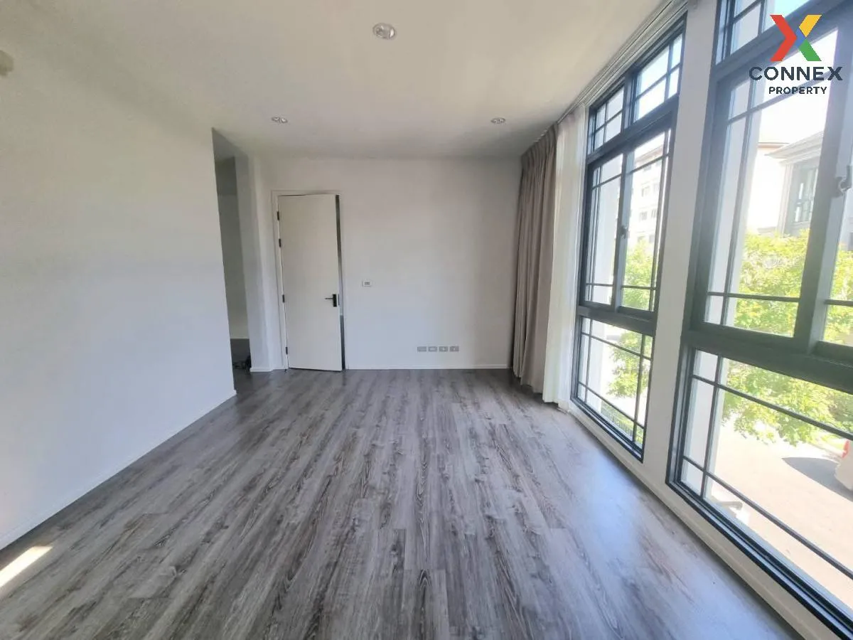 For Sale Townhouse/Townhome  , THE SONNE Srinakarin-Bangna , corn