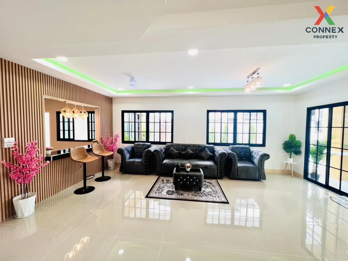 For Sale House , Baan Pruksa 19 Bangbuathong , corner unit , newl