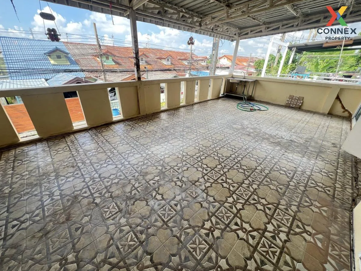 For Sale Semi-detached house in Soi On Nut 70/1 , Prawet , Prawet