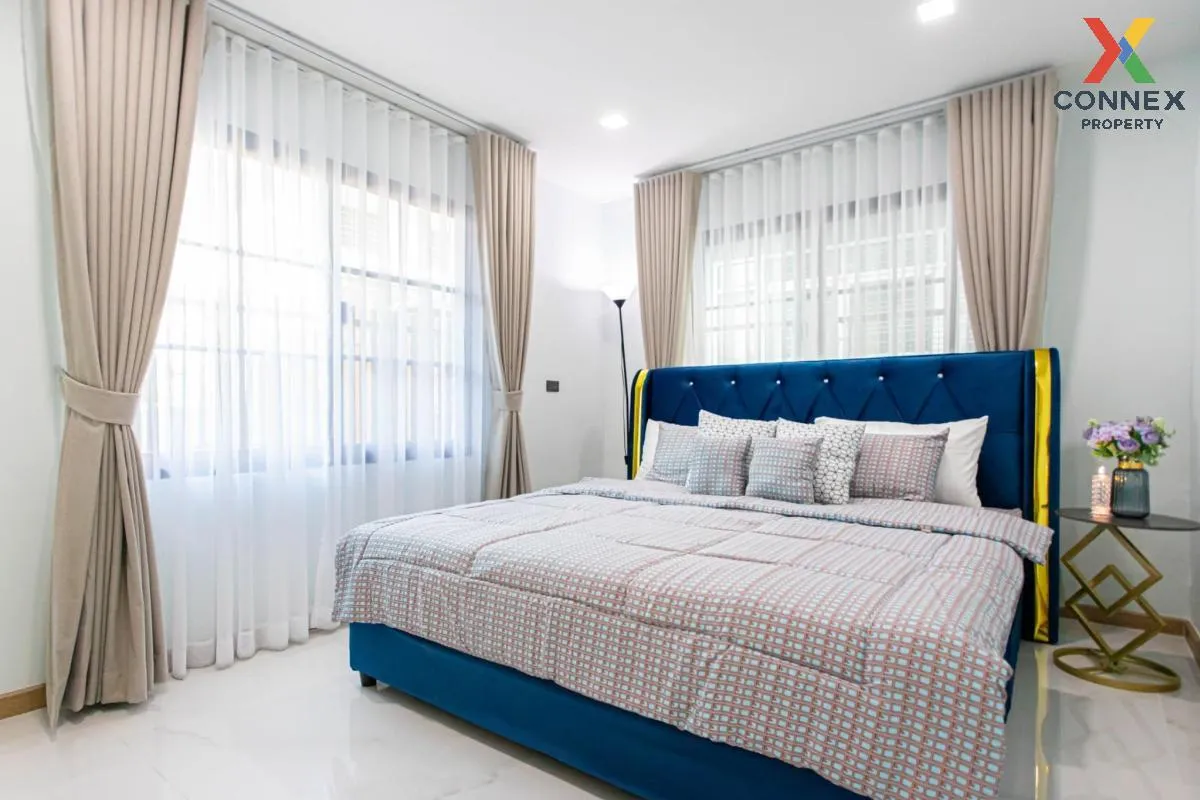 For Rent Modern Luxury Private Pool villa , Din Daeng , Din Daeng