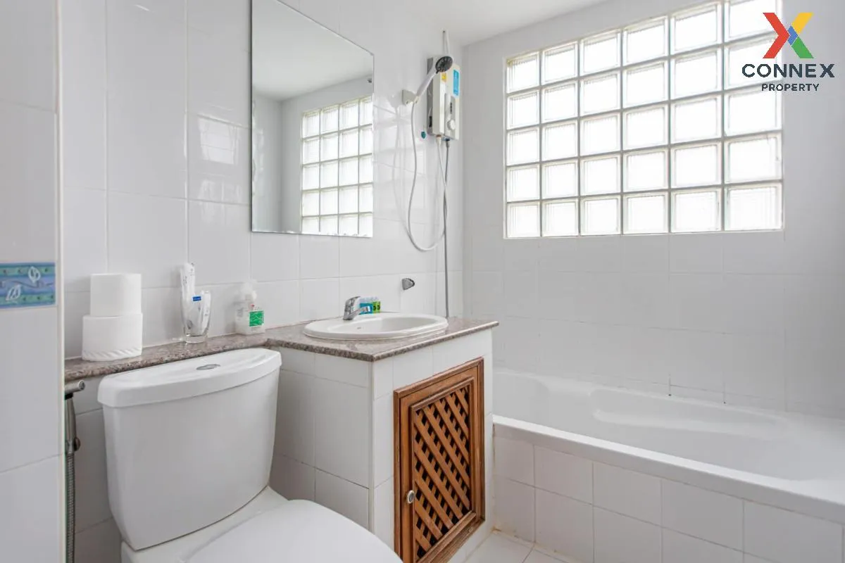 For Rent Modern Luxury Private Pool villa @Ratchada , Ratchadaphi