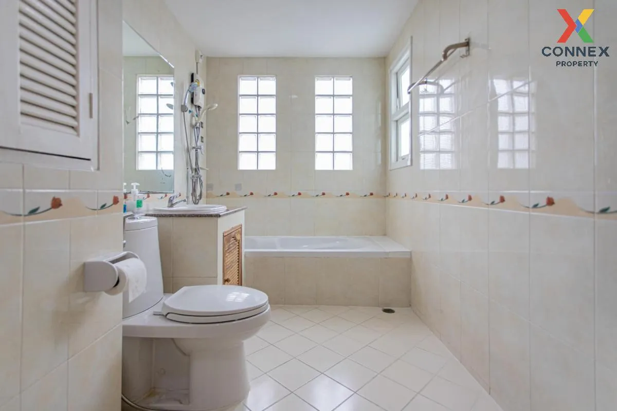 For Rent Modern Luxury Private Pool villa @Ratchada , Ratchadaphi