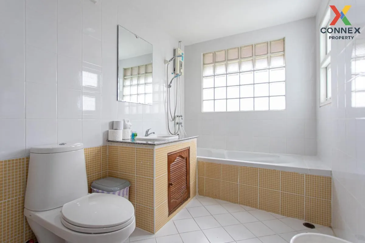 For Rent Modern Luxury Private Pool villa @Ratchada , Ratchadaphi