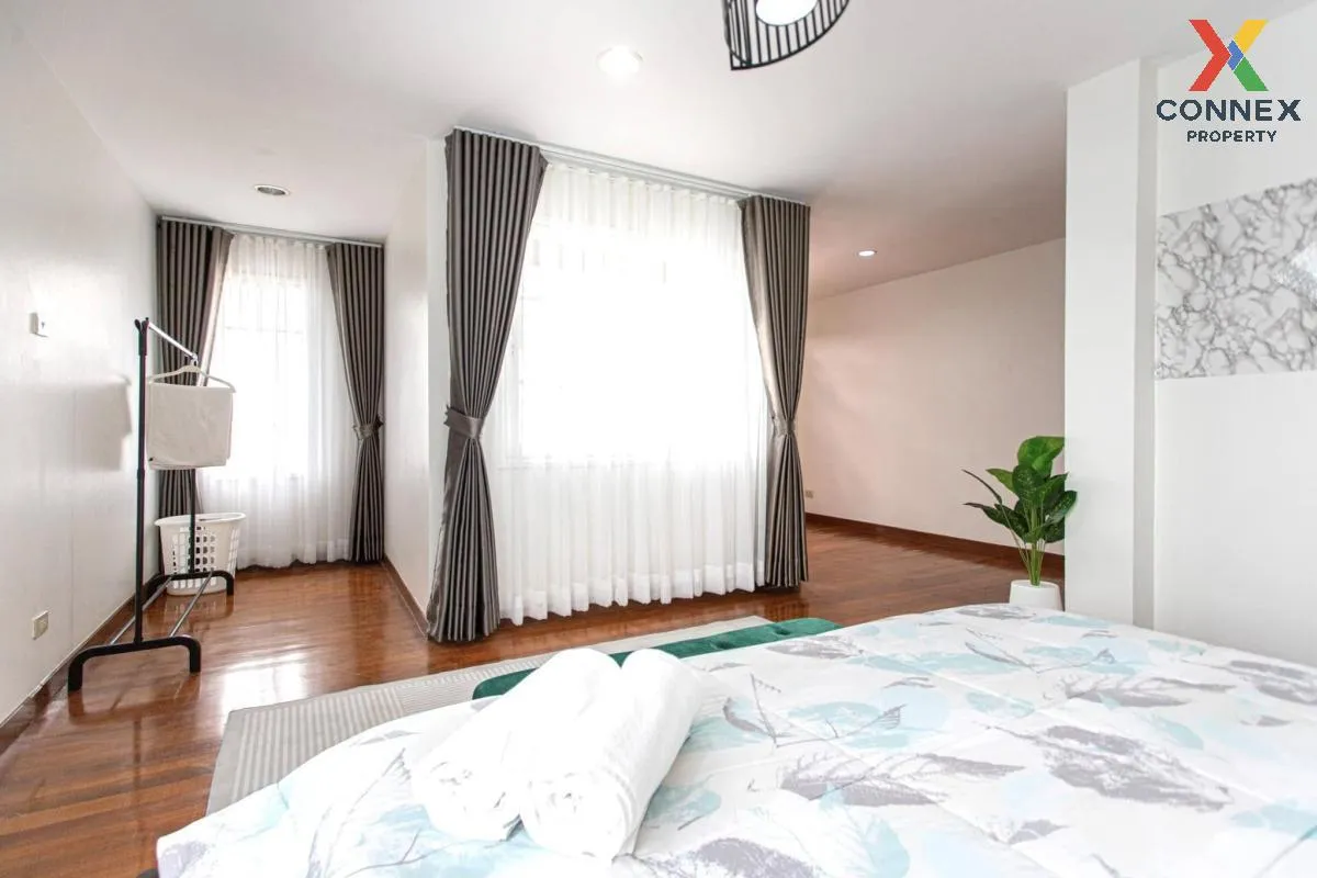 For Rent Modern Luxury Private Pool villa @Ratchada , Ratchadaphi