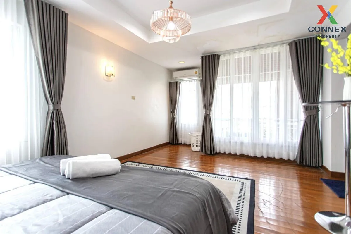 For Rent Modern Luxury Private Pool villa @Ratchada , Ratchadaphi