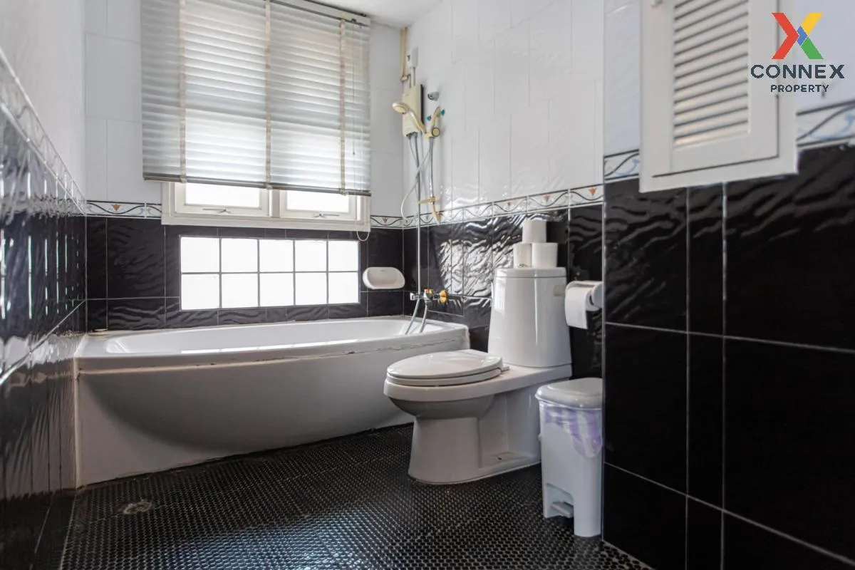 For Rent Modern Luxury Private Pool villa @Ratchada , Ratchadaphi