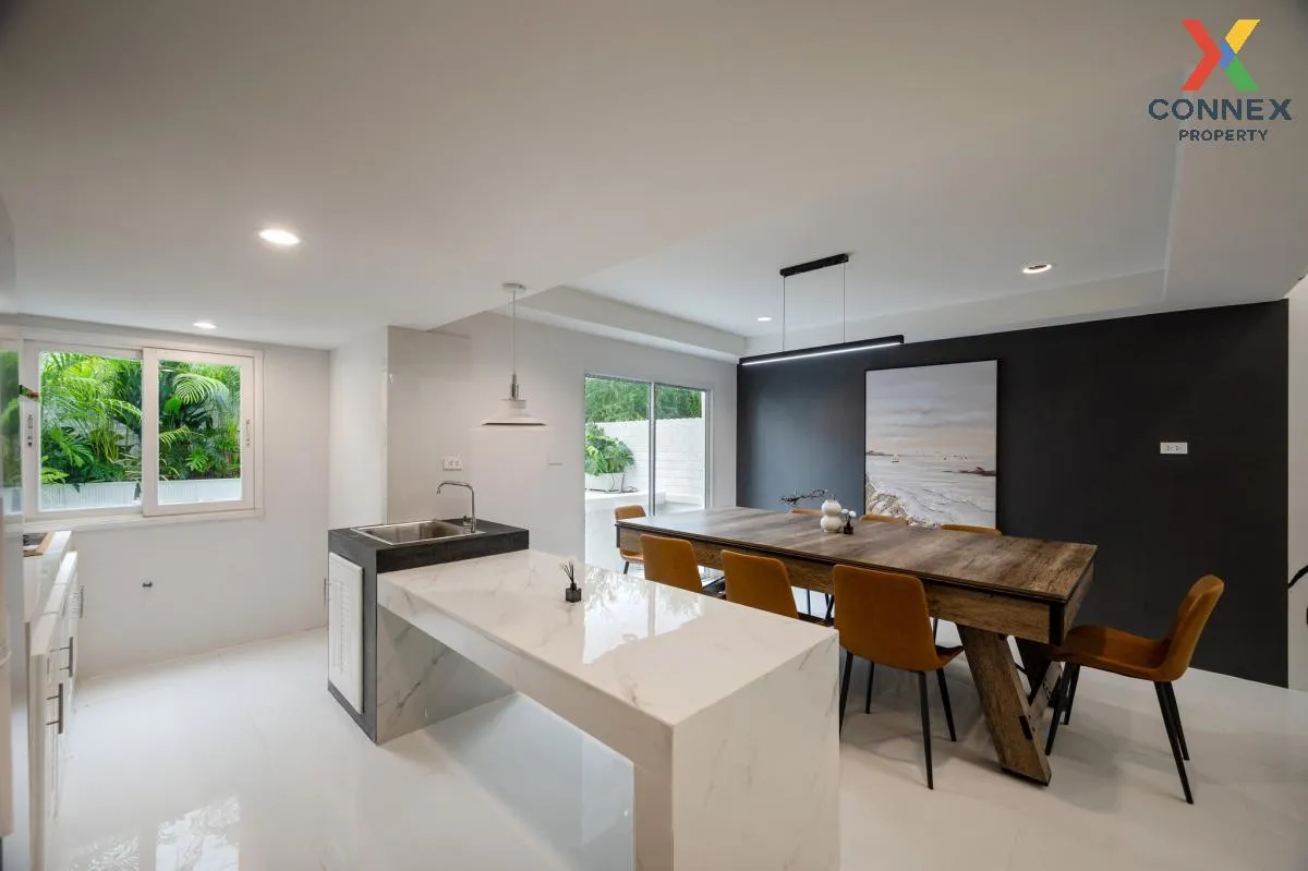 For Rent Modern Luxury Private Pool villa @Ratchada , Ratchadaphi