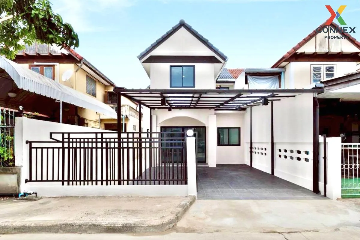 For Sale Townhouse/Townhome  , Ban Lan Thong , wide frontage , ne 1
