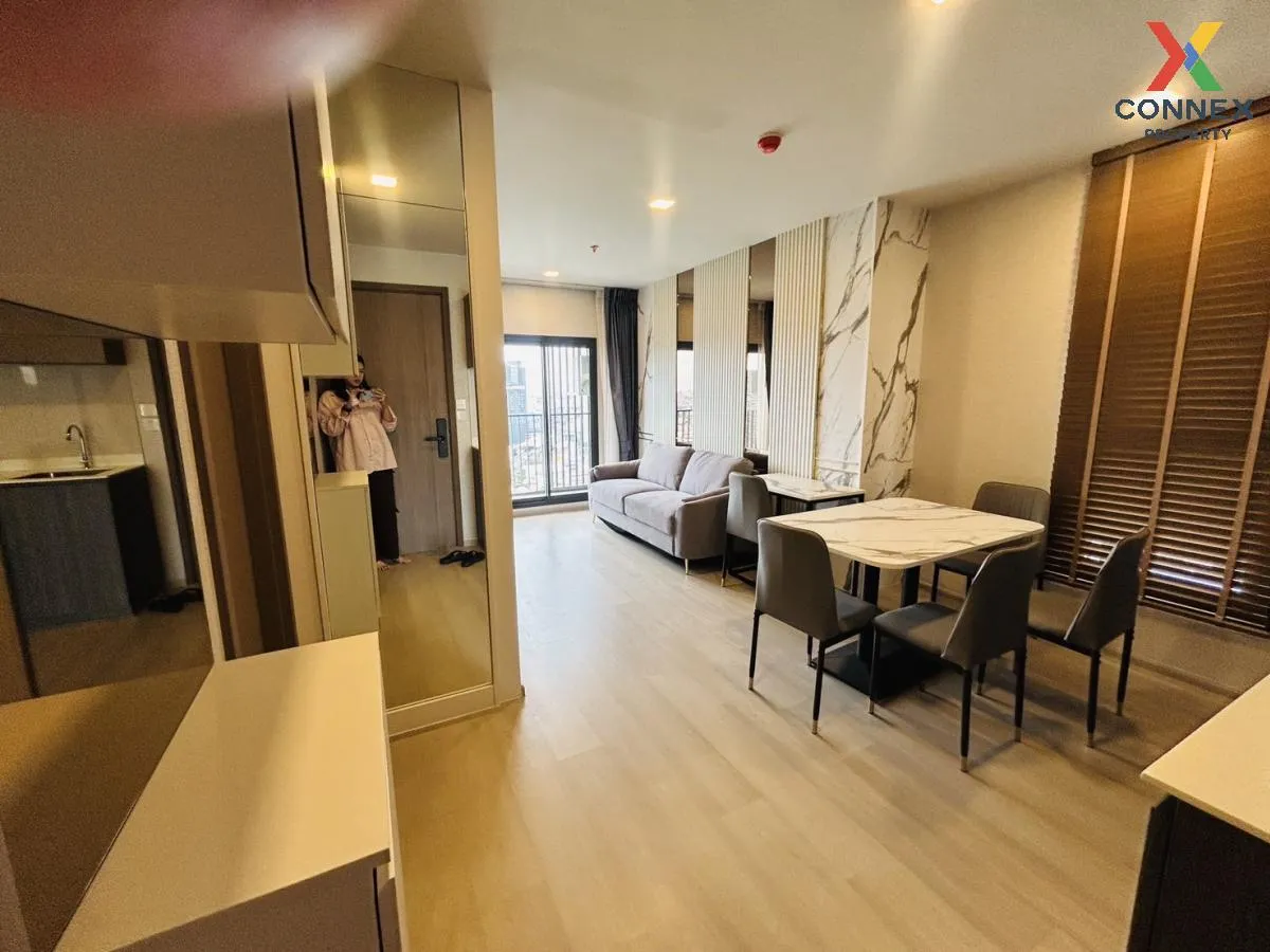 For Rent Condo , Life Phahon - Ladprao , high floor , corner unit