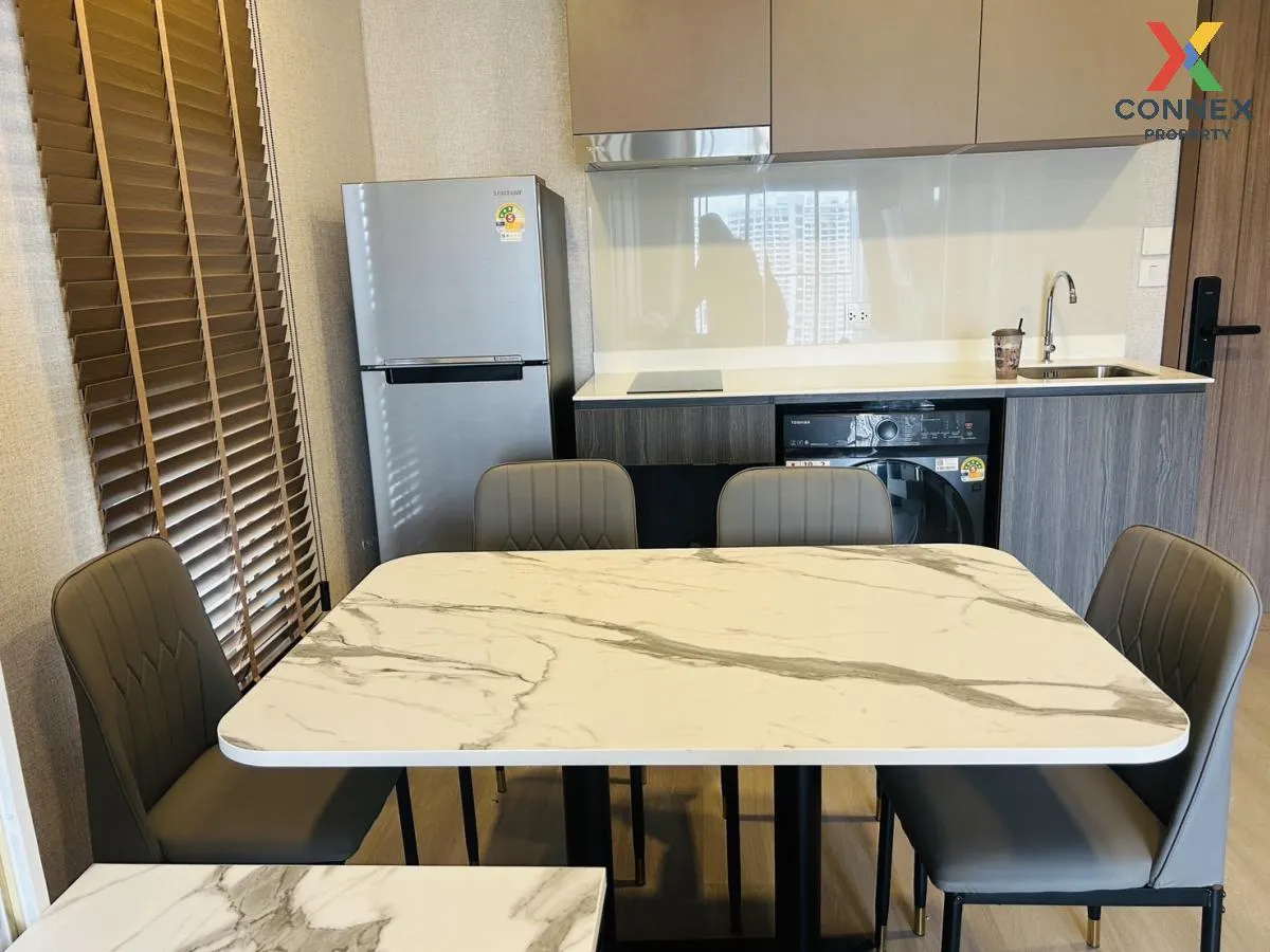 For Rent Condo , Life Phahon - Ladprao , high floor , corner unit