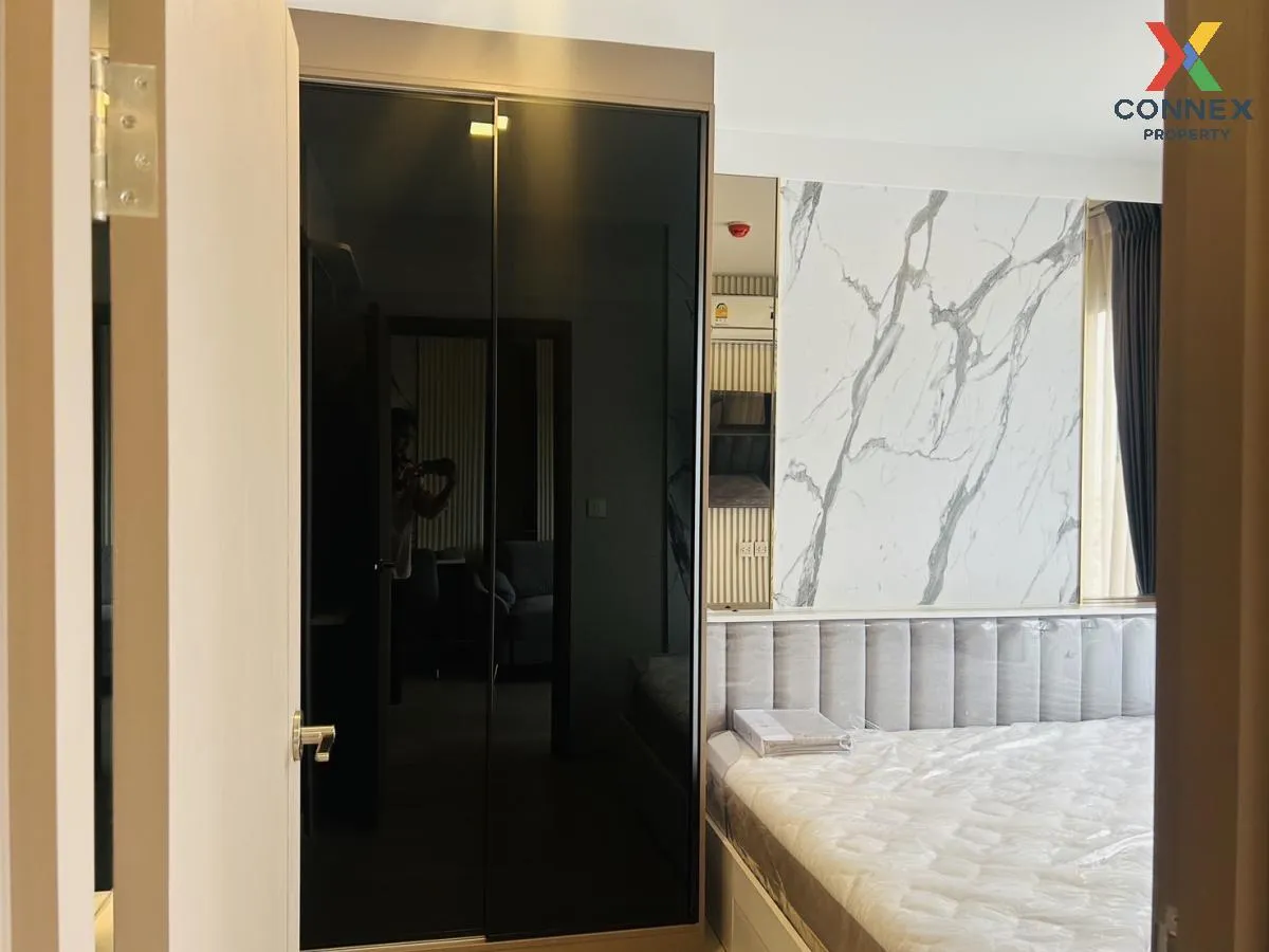 For Rent Condo , Life Phahon - Ladprao , high floor , corner unit