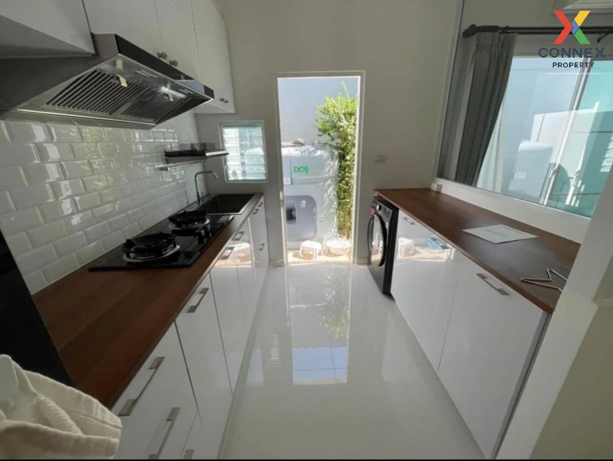 For Rent Townhouse/Townhome  , Indy 4 Bangna Km.7 , MRT-Sri Beari