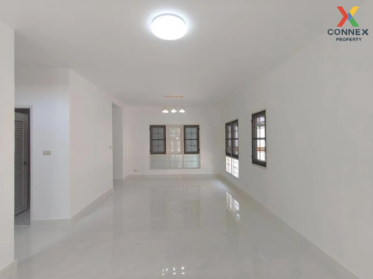 For Sale House , Passorn 3 Rangsit Klong 3 , wide frontage , newl