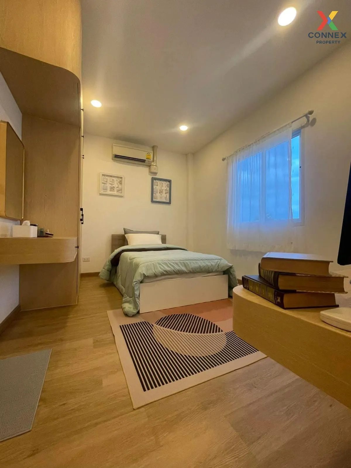For Sale Townhouse/Townhome  , Ar - Lek Home , wide frontage , No