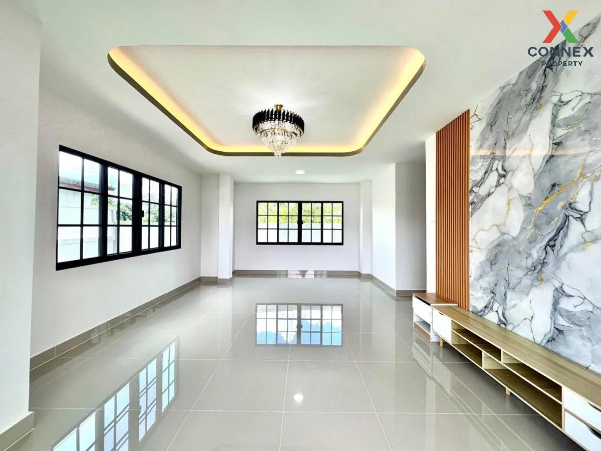 For Sale House , Baan Pornjira khong 7 , wide frontage , newly re