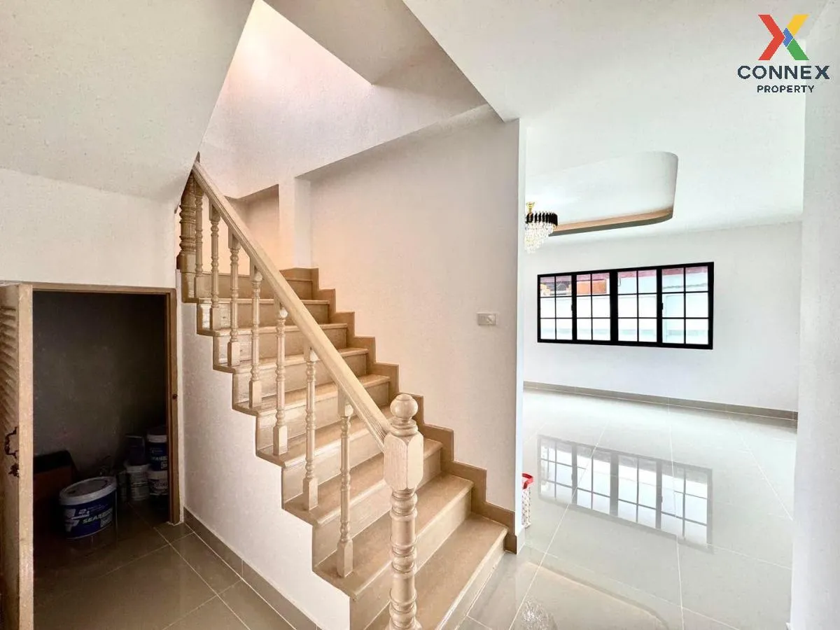 For Sale House , Baan Pornjira khong 7 , wide frontage , newly re