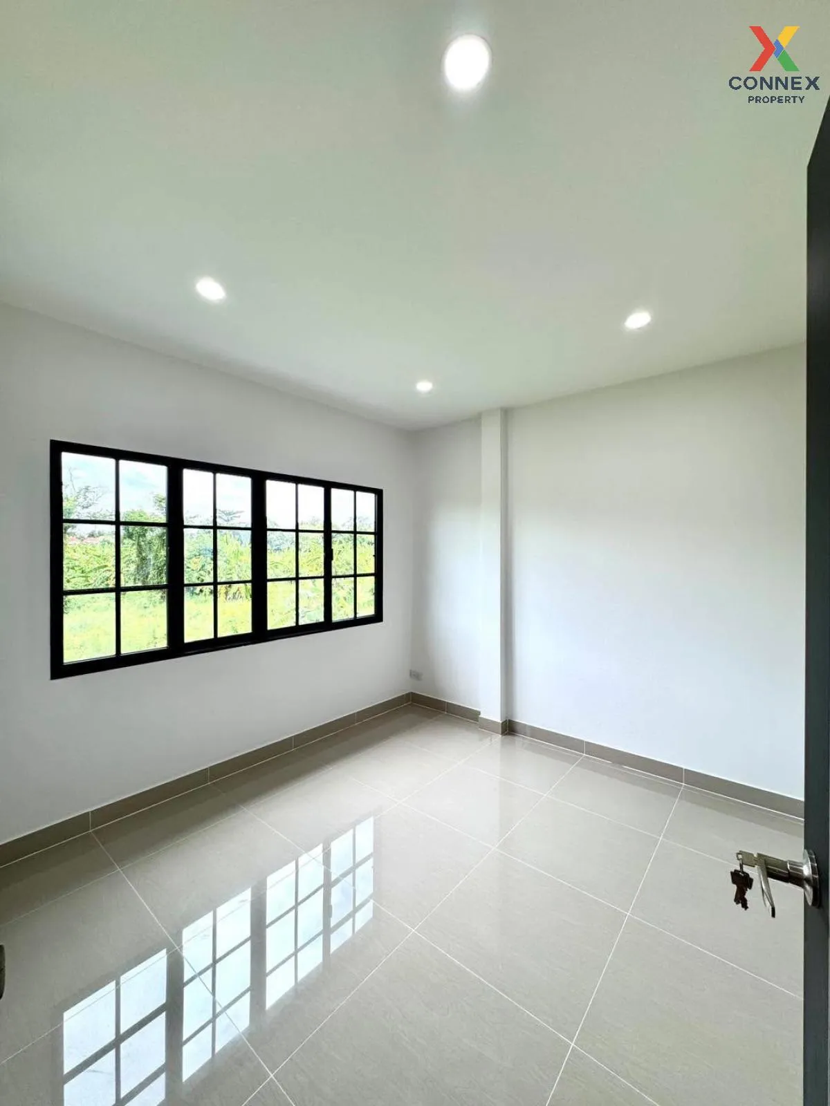 For Sale House , Baan Pornjira khong 7 , wide frontage , newly re