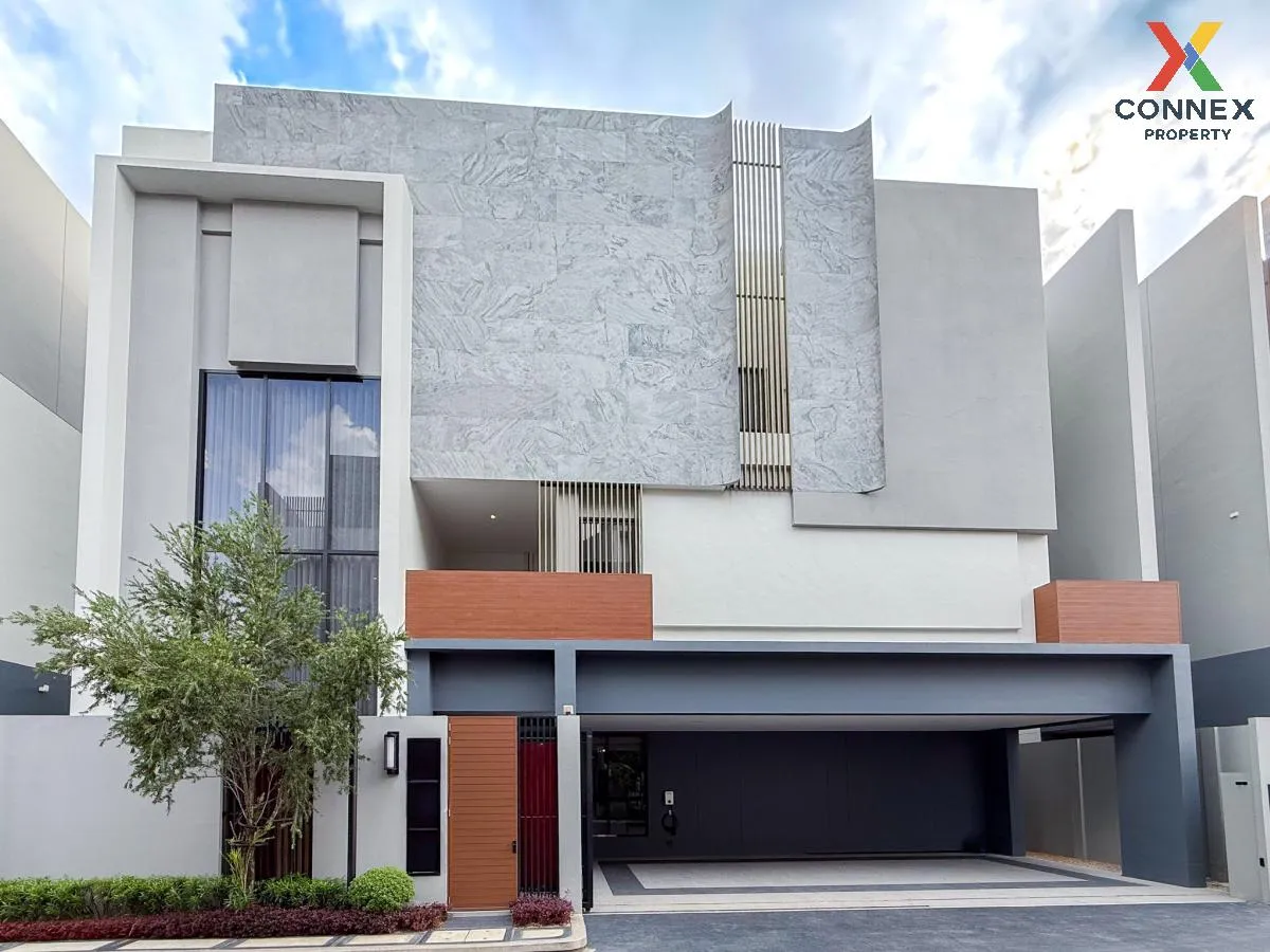 For Sale House , BuGaan Krungthep Kreetha , wide frontage , Hua M 1