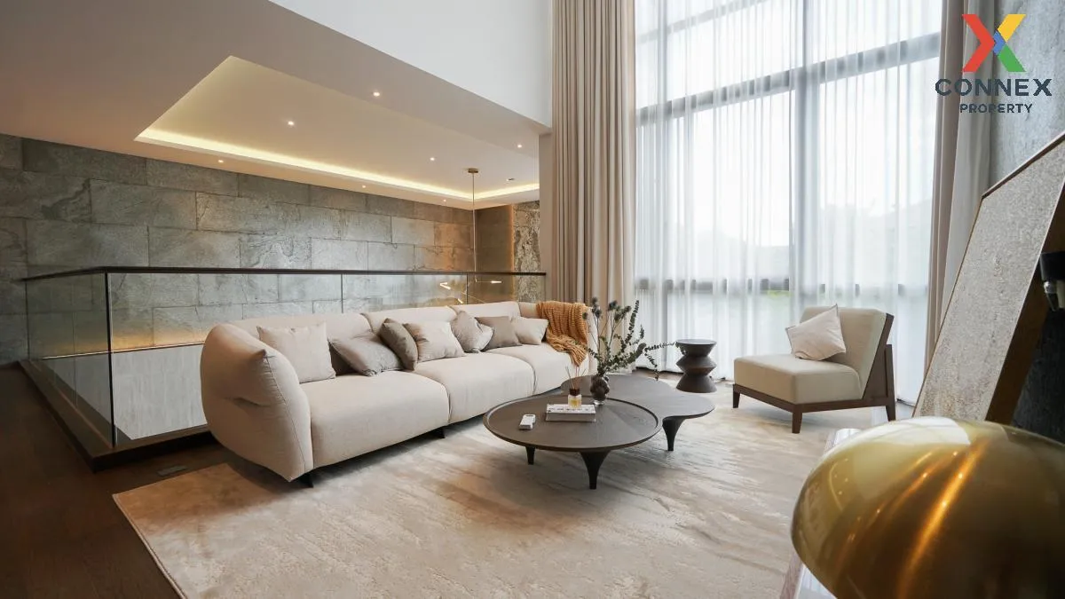 For Sale House , BuGaan Krungthep Kreetha , wide frontage , Hua M