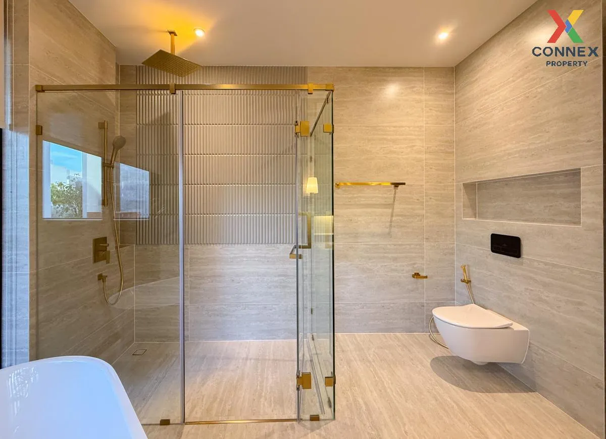 For Sale House , BuGaan Krungthep Kreetha , wide frontage , Hua M