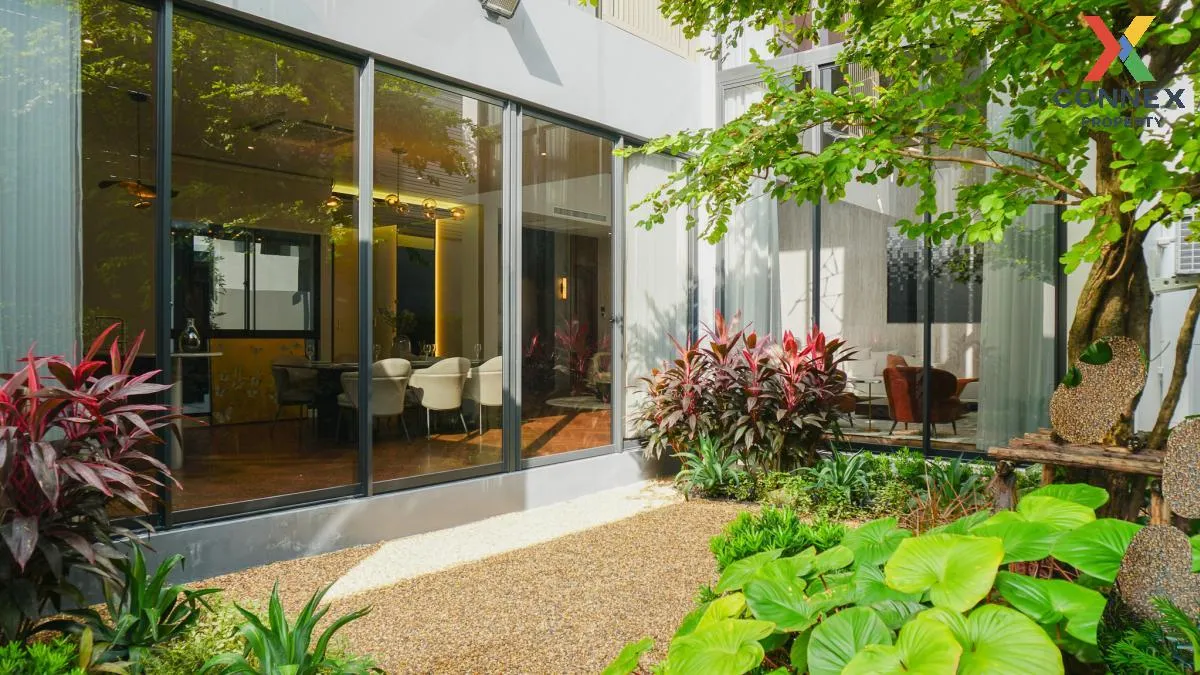 For Sale House , BuGaan Krungthep Kreetha , wide frontage , Hua M