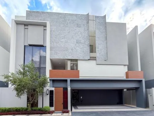 For Sale House , BuGaan Krungthep Kreetha , wide frontage , Hua Mak , Bang Kapi , Bangkok , CX-134031
