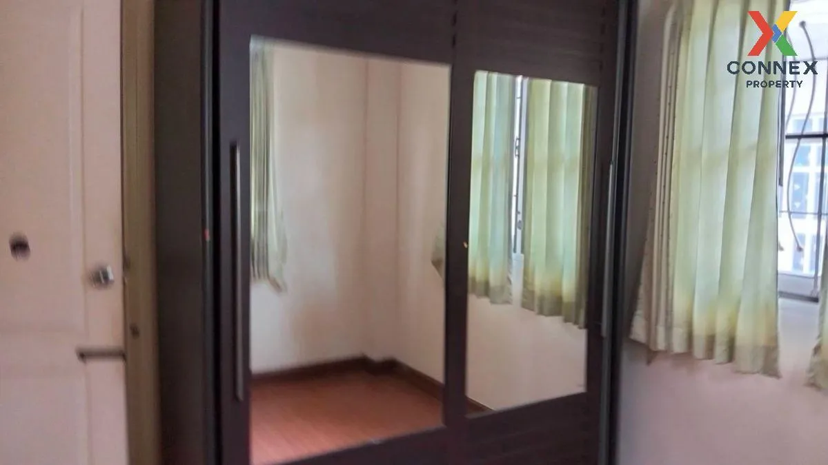 ขายบ้าน  บ้านบุรีรมย์ รามอินทรา - ซาฟารี สามวาตะวันตก เขต คลองสาม