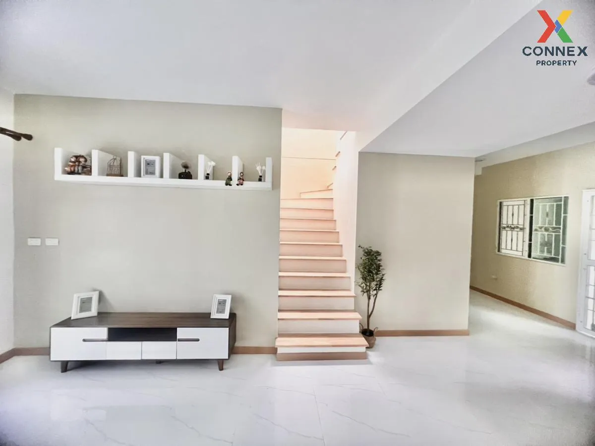 For Sale Townhouse/Townhome  , Pruksa Ville 87 Teparak , newly re