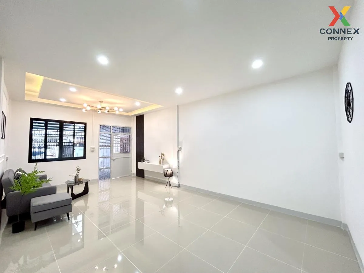 For Sale Townhouse/Townhome  , Baan Sriphet Petchkasem 106 , newl