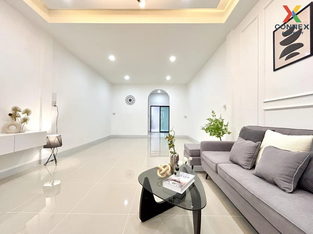 For Sale Townhouse/Townhome  , Baan Sriphet Petchkasem 106 , newl