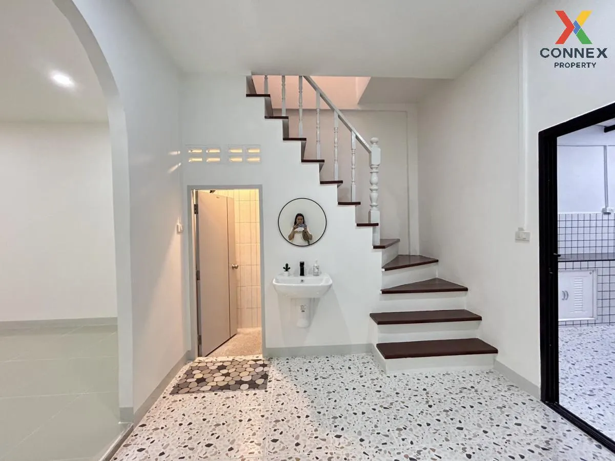 For Sale Townhouse/Townhome  , Baan Sriphet Petchkasem 106 , newl