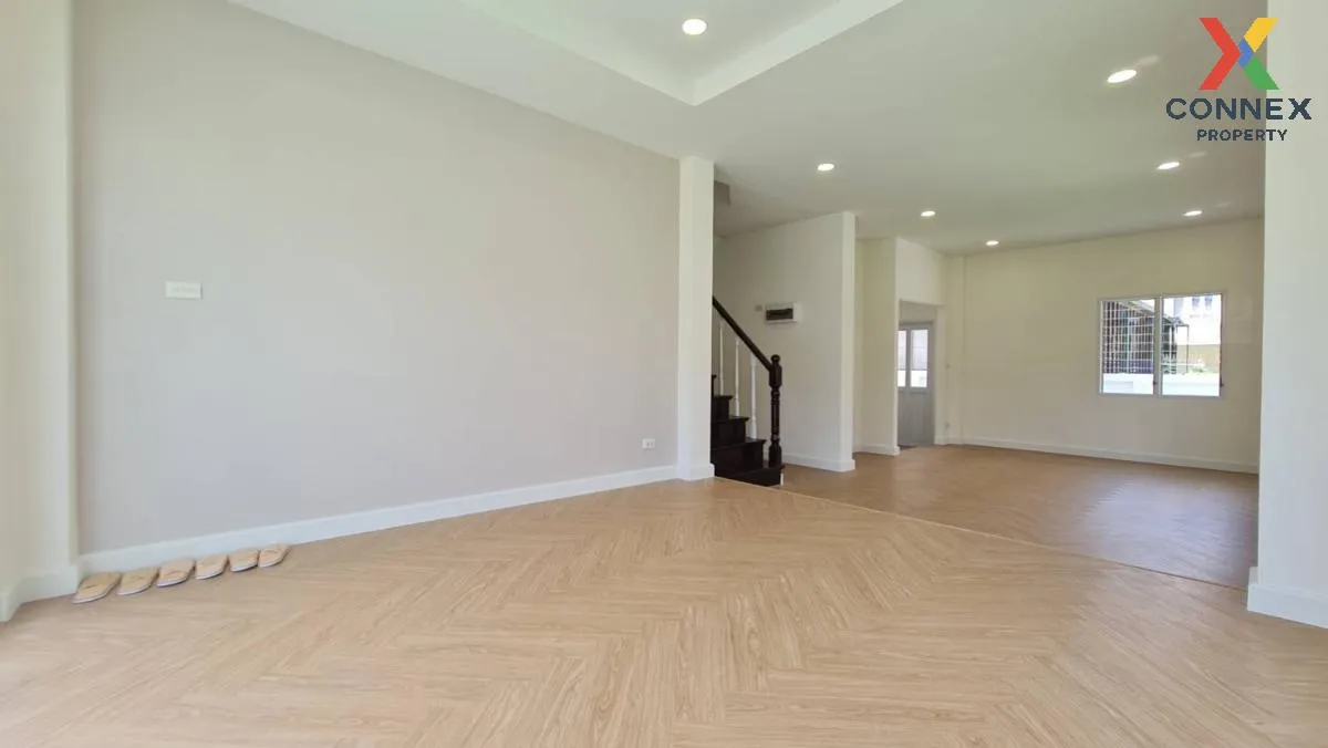 For Sale House , Maneerin Exclusive Park Rangsit , wide frontage 