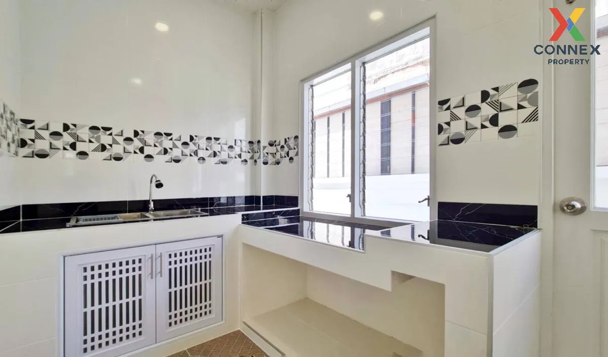 For Sale House , Maneerin Exclusive Park Rangsit , wide frontage 