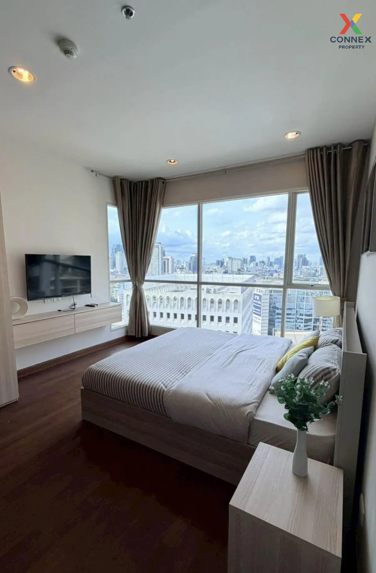 For Rent Condo , The Address Chidlom , nice view , high floor , w 4