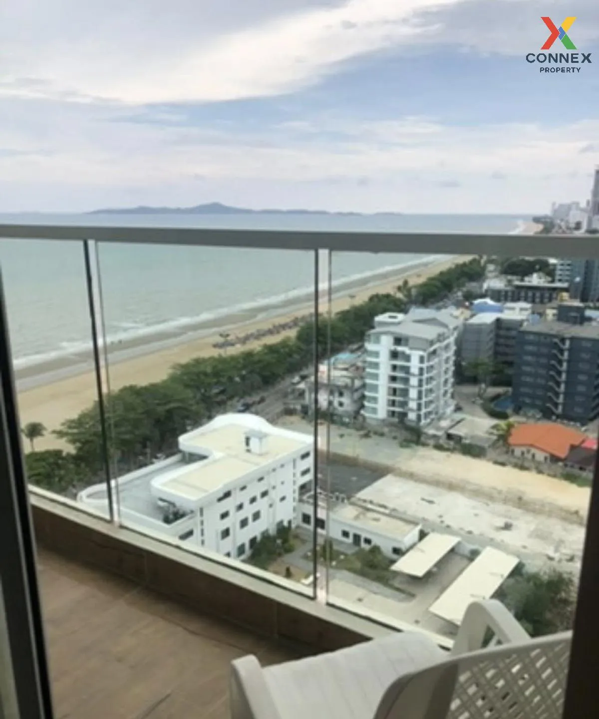 For Sale Condo , Cetus Beachfront Pattaya , corner unit , Mueang 