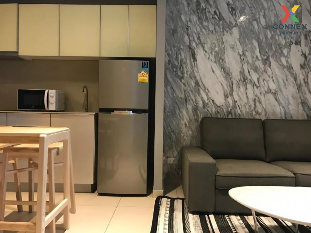 FOR RENT condo , The Lofts Ekkamai , BTS-Ekkamai , Phra Khanong N 2