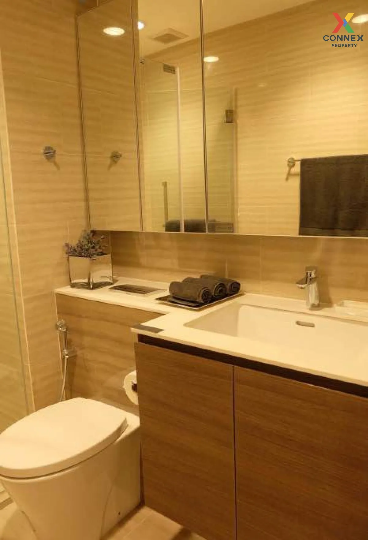 FOR RENT condo , Whizdom Essence , BTS-Punnawithi , Phra Khanong , Khlong Toei , Bangkok , CX-24695