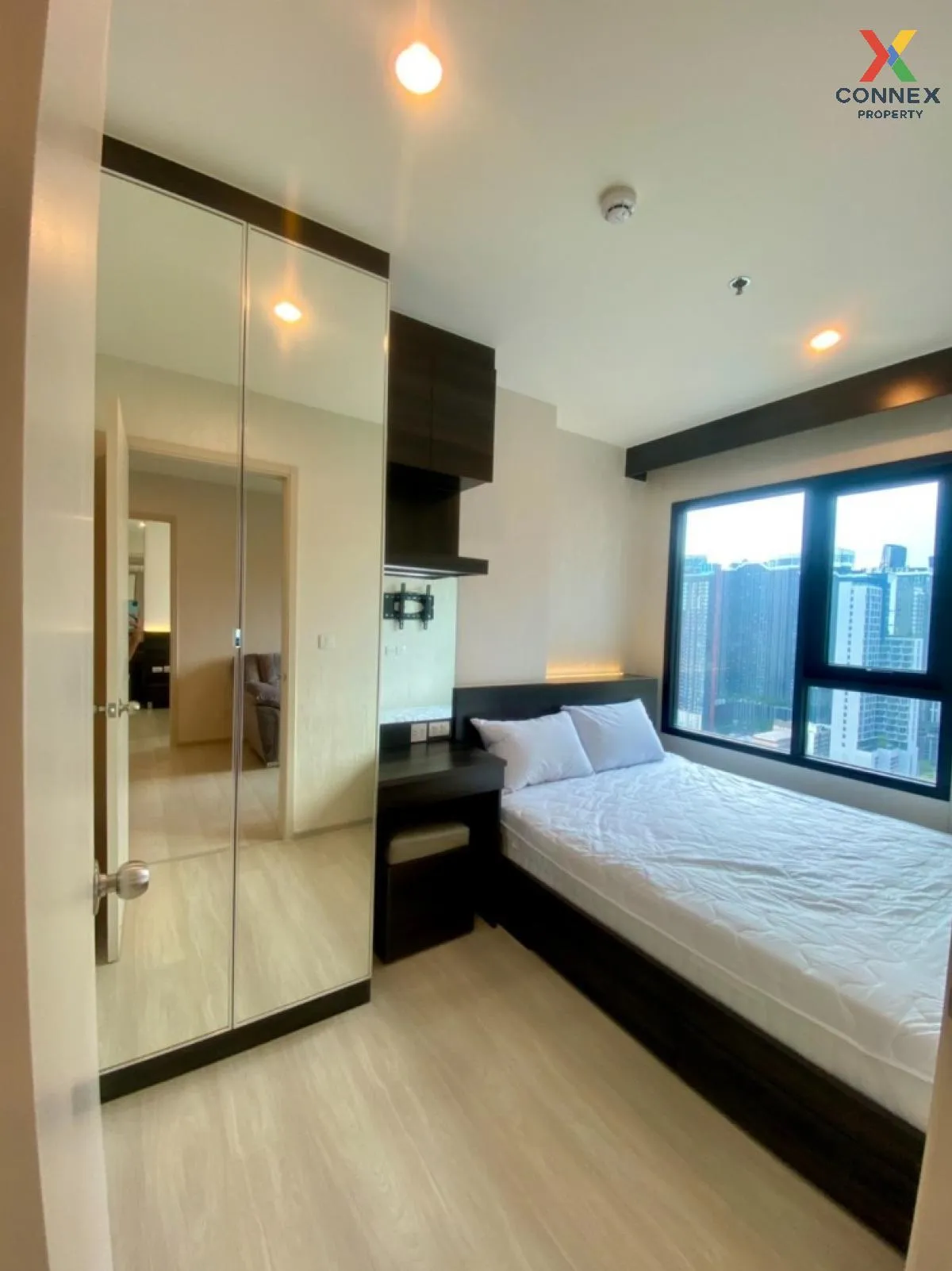 FOR RENT condo , Life Asoke , MRT-Phetchaburi , Bang Kapi , Huai Khwang , Bangkok , CX-38883