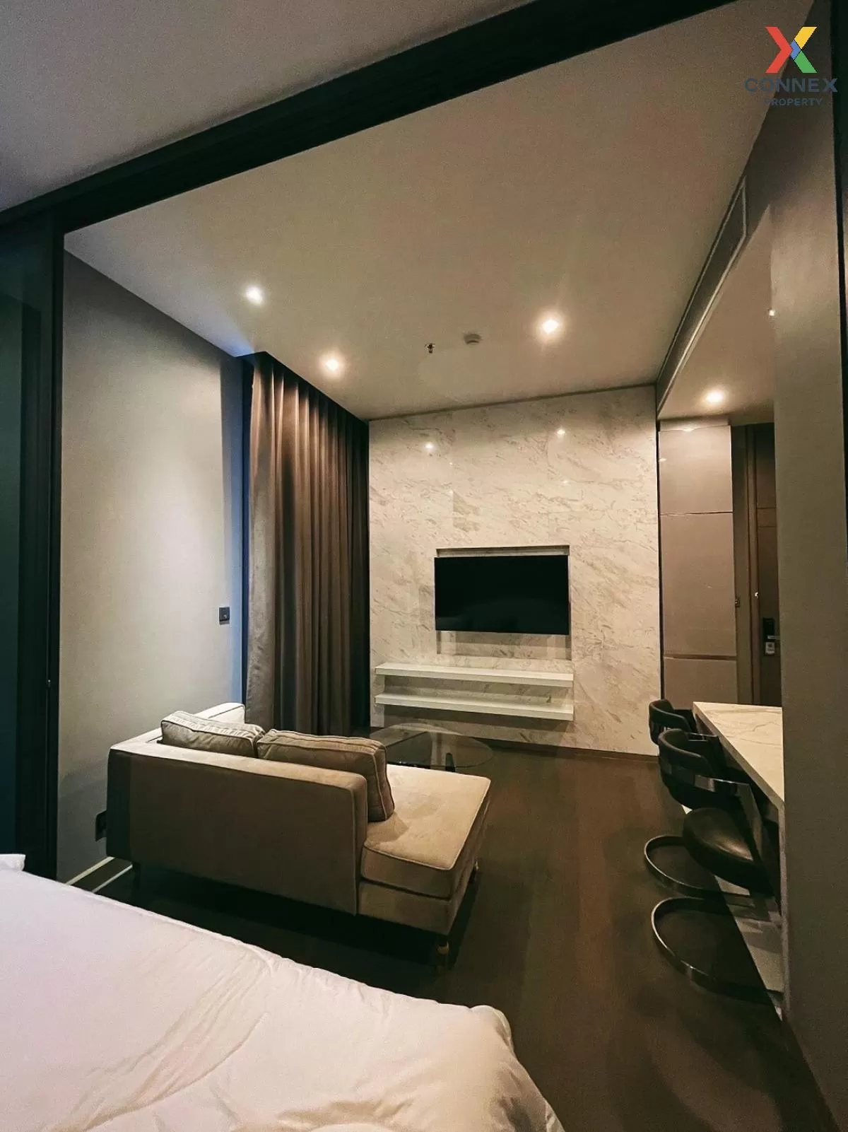 FOR RENT condo , The Esse at Singha Complex , MRT-Phetchaburi , Bang Kapi , Huai Khwang , Bangkok , CX-44089 1