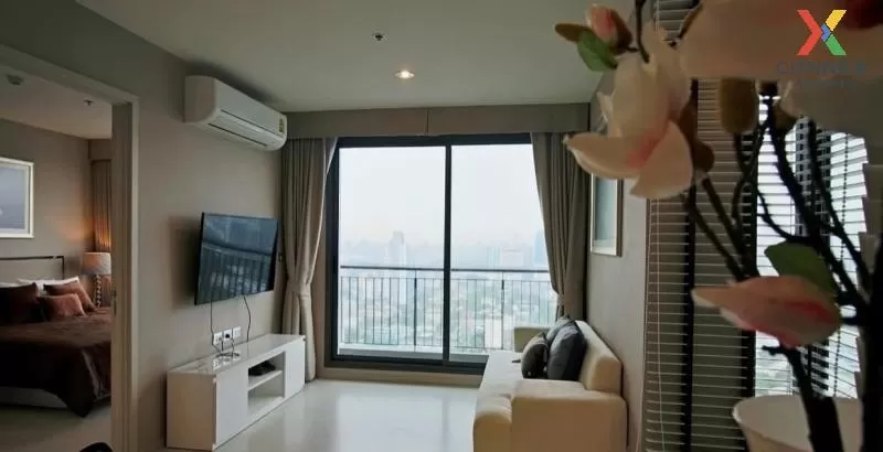 FOR RENT condo , RHYTHM Sukhumvit 42 , high floor , BTS-Ekkamai , 2