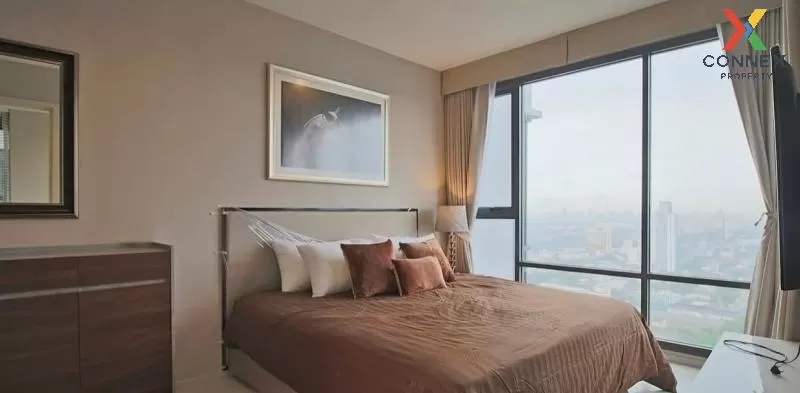 FOR RENT condo , RHYTHM Sukhumvit 42 , high floor , BTS-Ekkamai ,