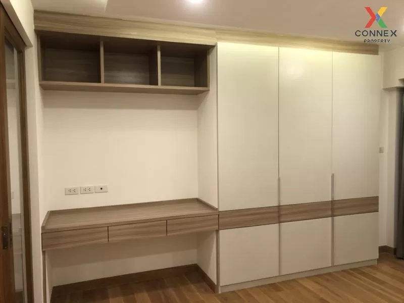 FOR RENT condo , State Tower , BTS-Saphan Taksin , Silom , Bang Rak , Bangkok , CX-54244