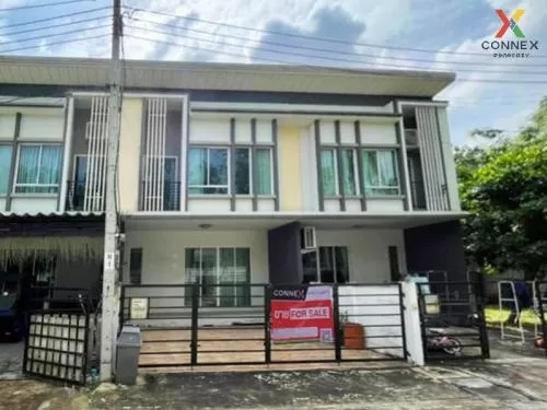 Townhome for sale, Pleno Tiwanon, in front of the house, no one partially decorated The new house is rarely available.