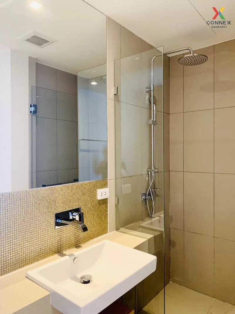 FOR RENT condo , The Lofts Ekkamai , high floor , BTS-Ekkamai , Phra Khanong Nuea , Watthana , Bangkok , CX-70251