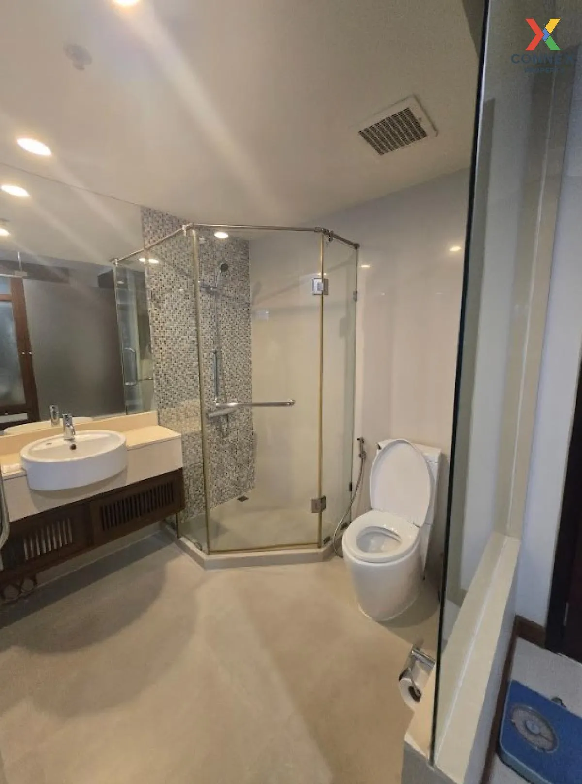 For Sale Condo , The Rajdamri , wide frontage , BTS-Ratchadamri ,
