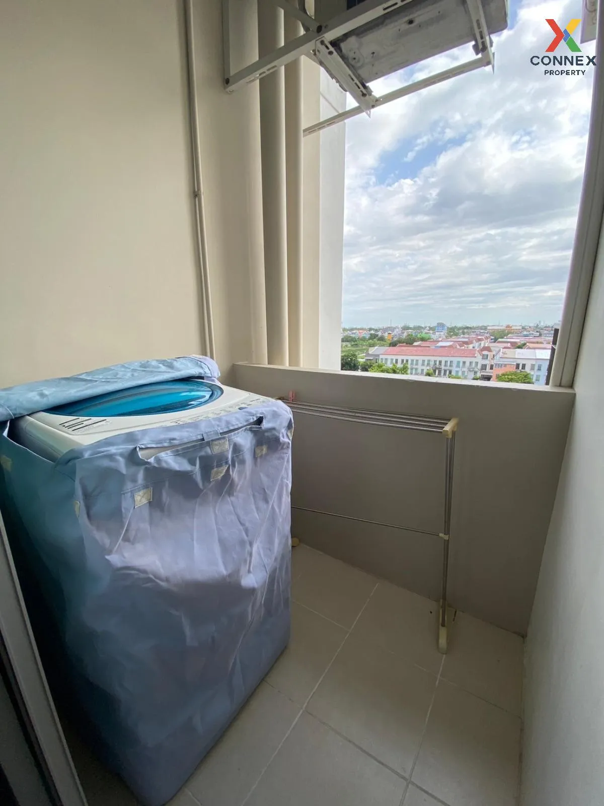 FOR RENT condo , The Parkland Srinakarin Lakeside , Bang Na , Don