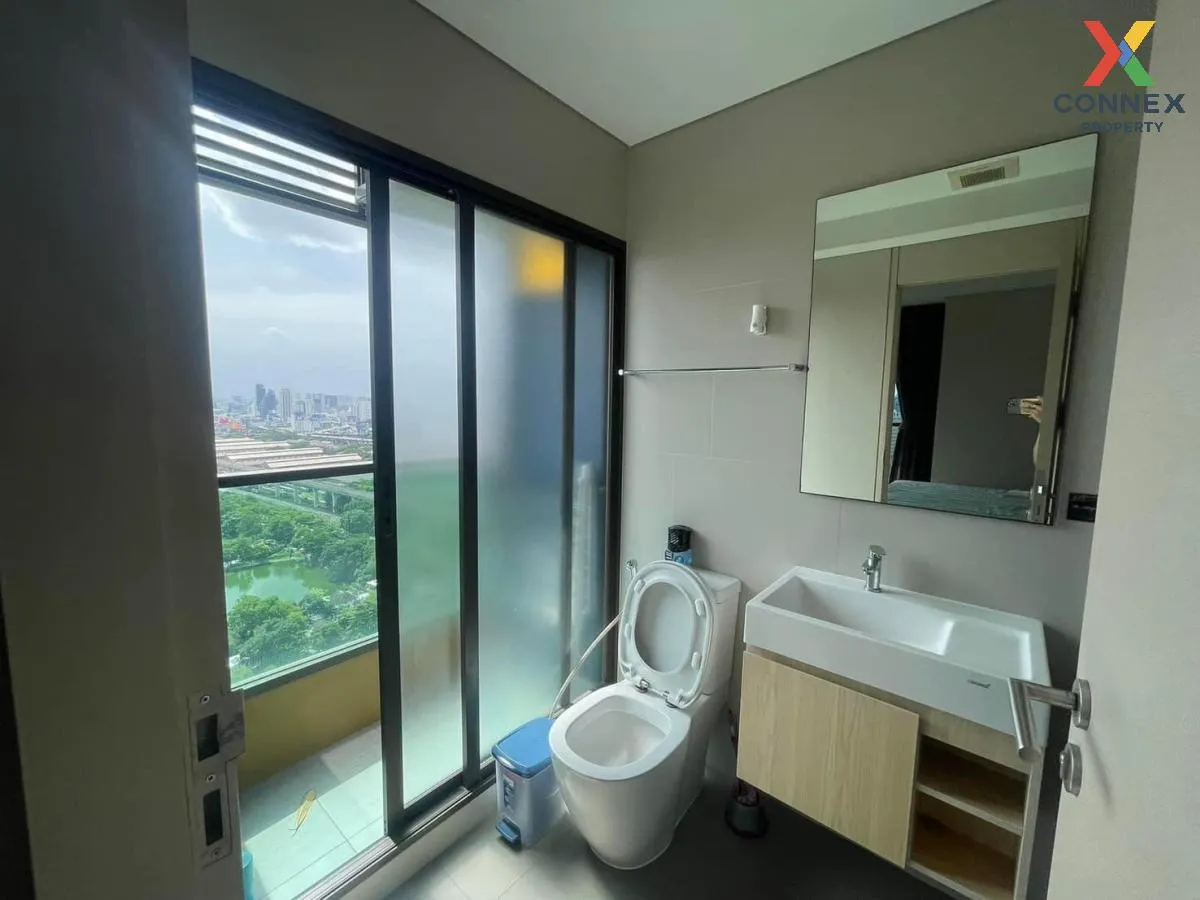 FOR SALE condo , Lumpini Suite Phetchaburi Makkasan , high floor , corner unit , MRT-Phetchaburi , Makkasan , Rat Thewi , Bangkok , CX-77500