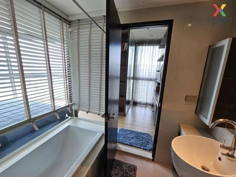 FOR RENT condo , Sky Walk Residences , high floor , BTS-Phra Khanong , Phra Khanong Nuea , Watthana , Bangkok , CX-78983