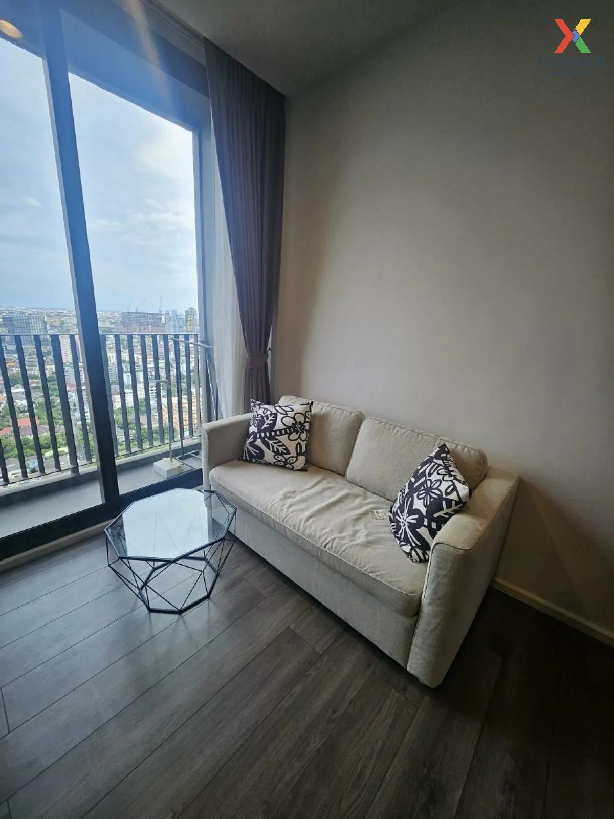 FOR RENT condo , Whizdom Essence , BTS-Punnawithi , Phra Khanong  1