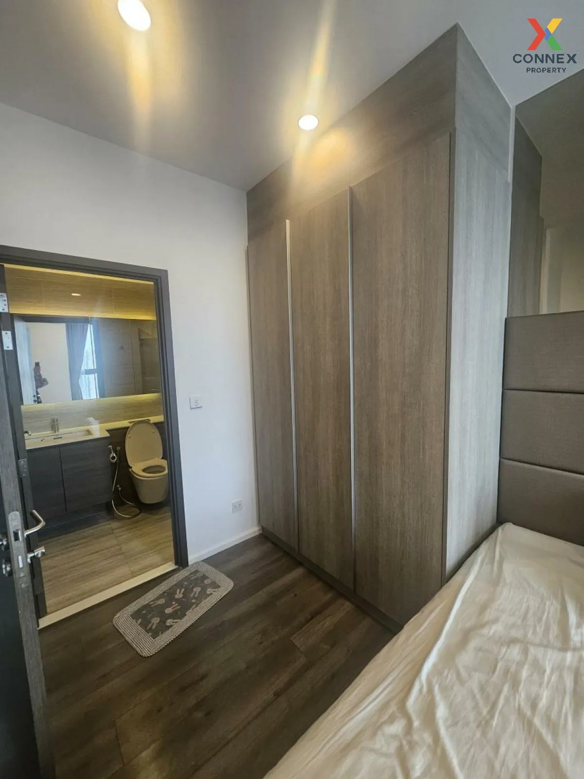 FOR RENT condo , Whizdom Essence , BTS-Punnawithi , Phra Khanong 